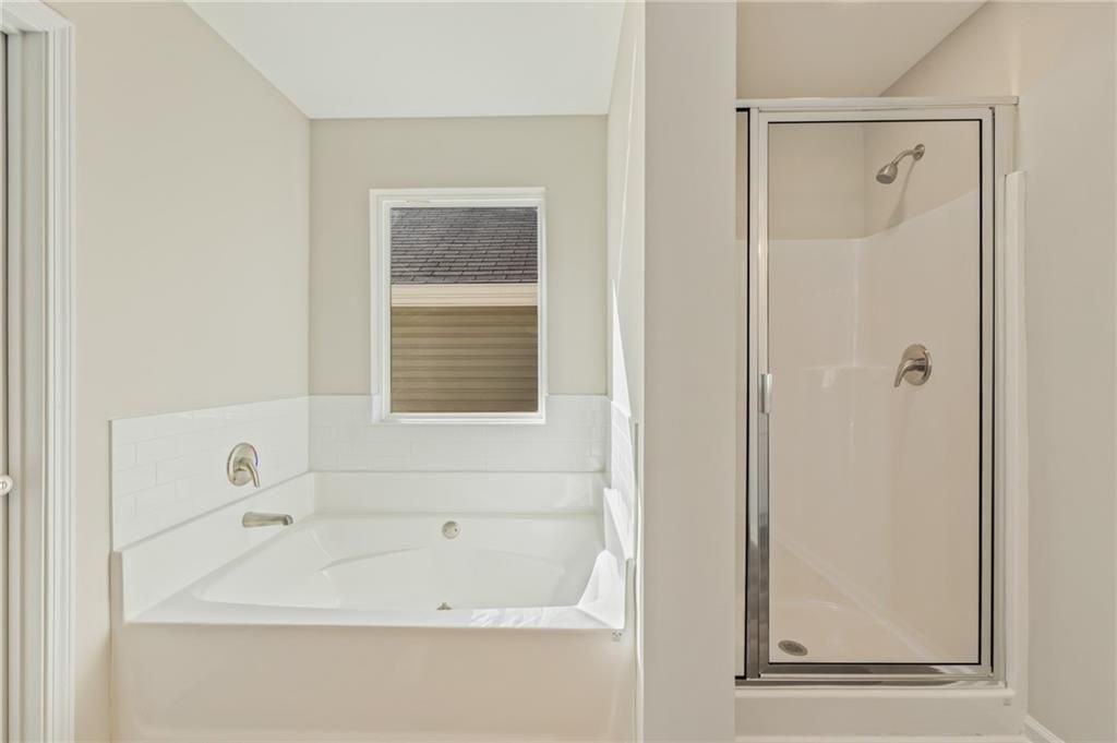 978 Valley Rock Dr - Photo 4 of 33