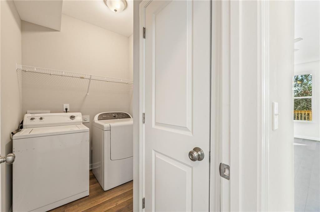 978 Valley Rock Dr - Photo 5 of 33