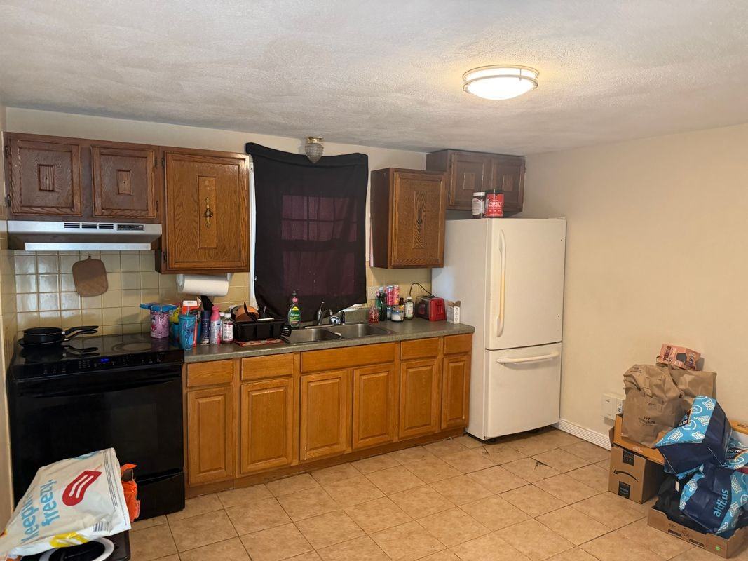 14 Monson St - Photo 5 of 7