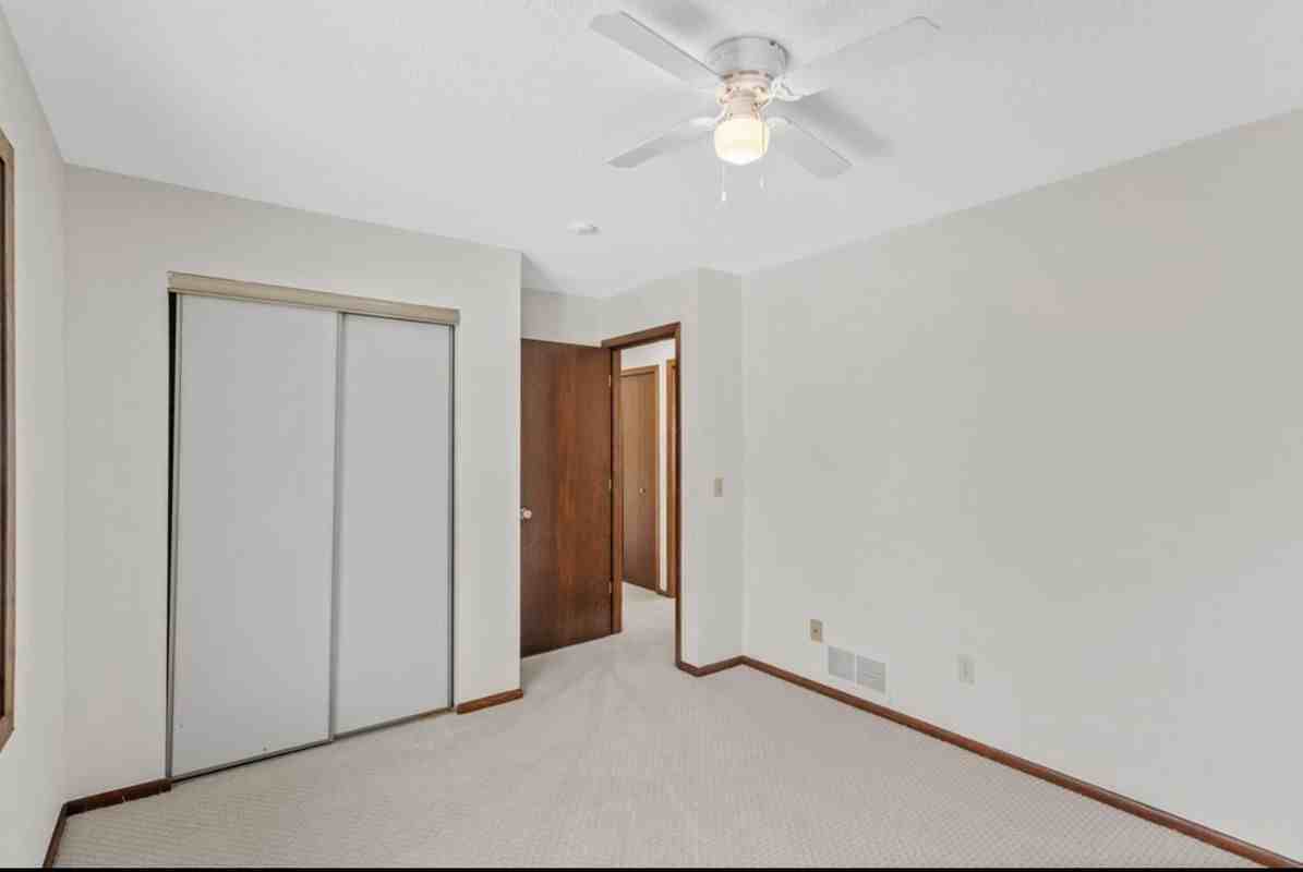 8372 Kentucky Ave N - Photo 3 of 13