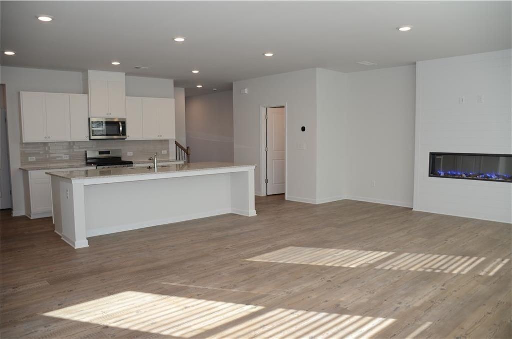 1331 Point Place Dr - Photo 4 of 34