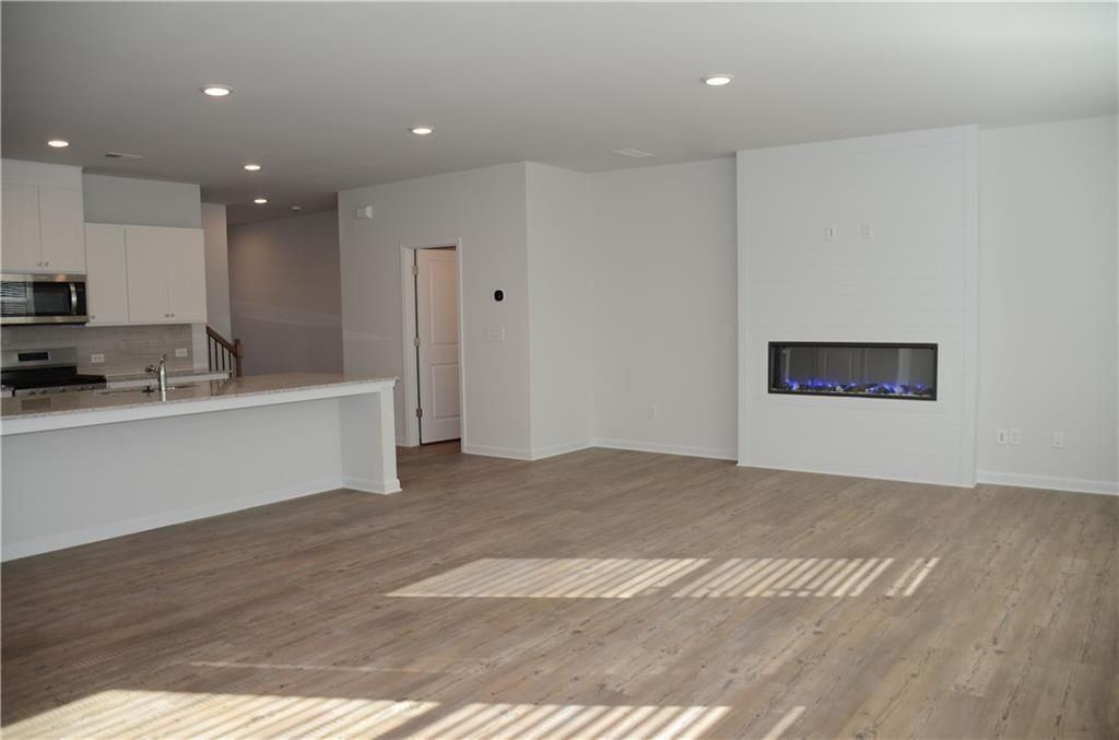 1331 Point Place Dr - Photo 7 of 34