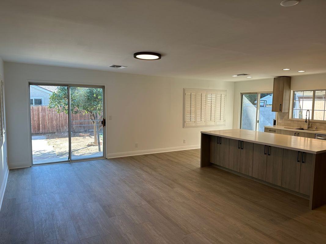 14222 Hart St - Photo 2 of 14