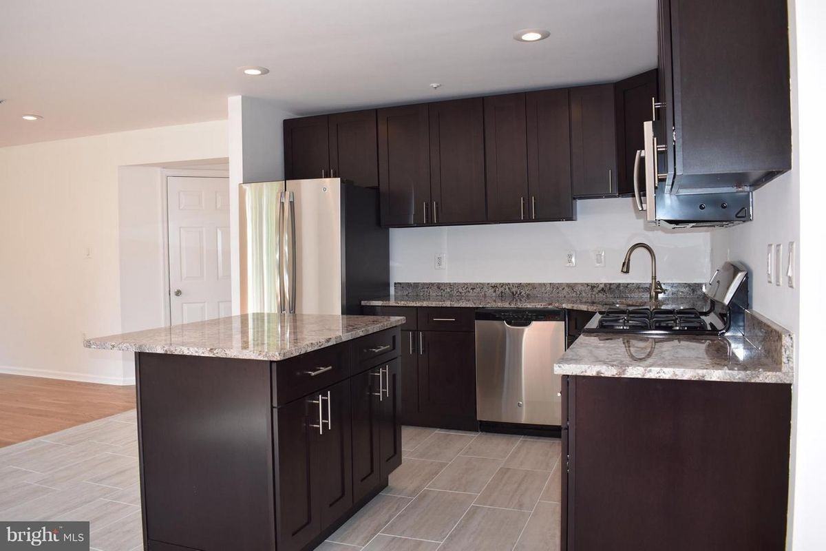 7205 Ballantrae Ct - Photo 6 of 22