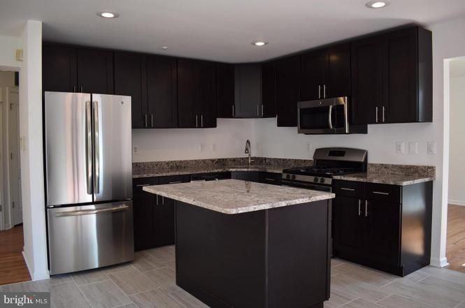 7205 Ballantrae Ct - Photo 7 of 22