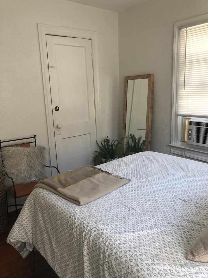 1416 S Lorenzo Ave #4 - Photo 6 of 11