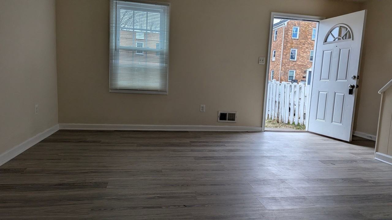 9819 Town Ln - Photo 2 of 23