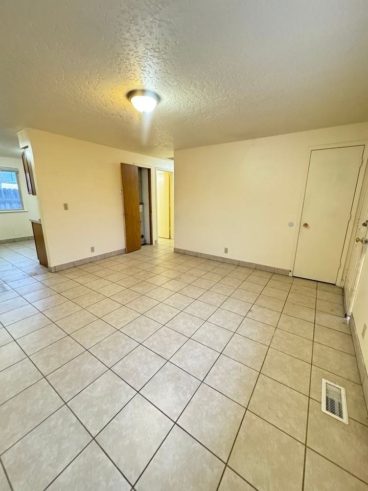 S Holly St - Photo 2 of 7