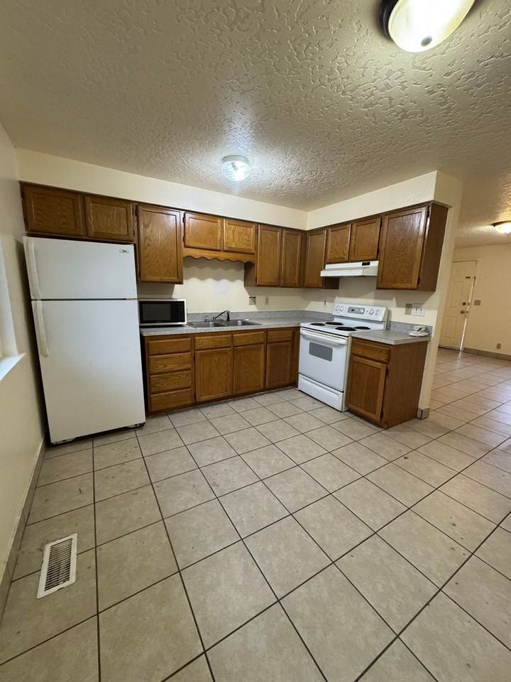 S Holly St - Photo 3 of 7