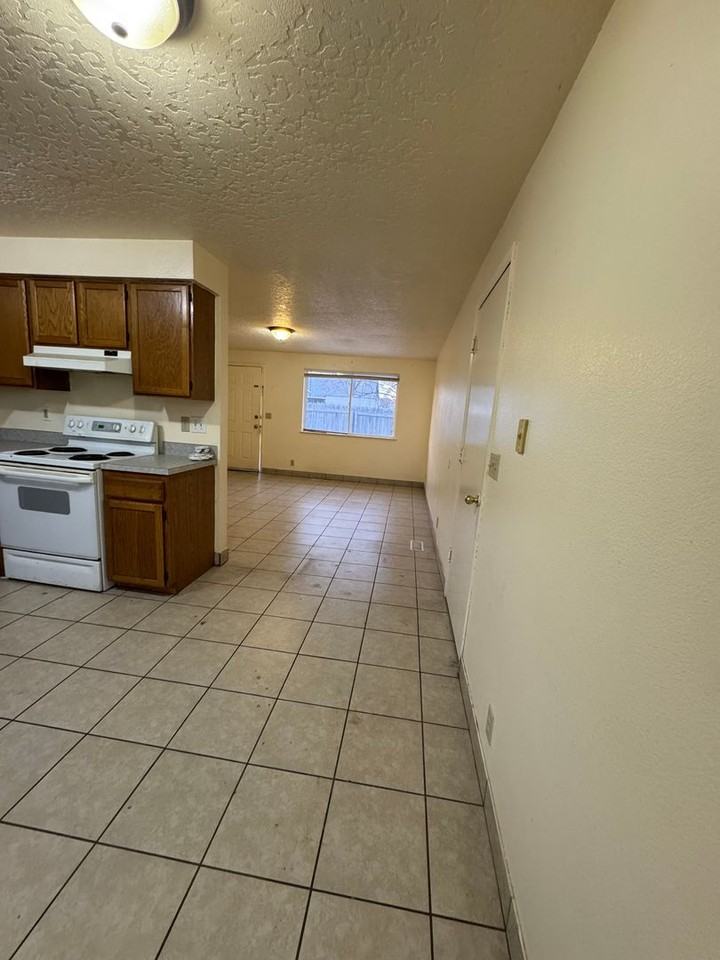 S Holly St - Photo 4 of 7