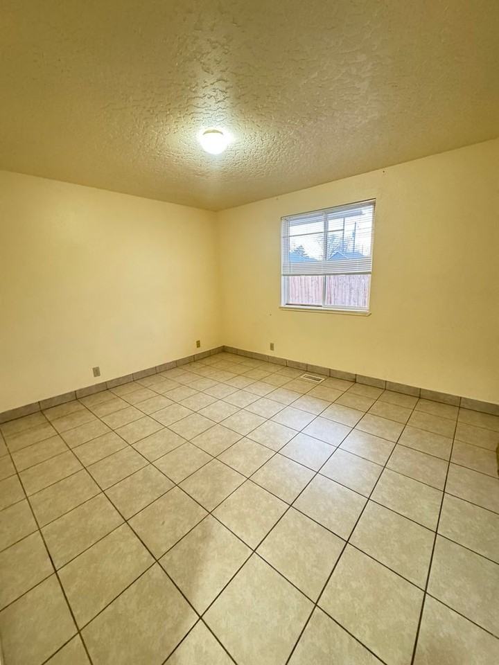 S Holly St - Photo 6 of 7