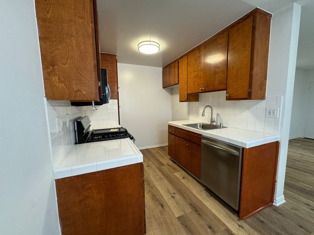 5650 Fair Ave - Photo 5 of 50