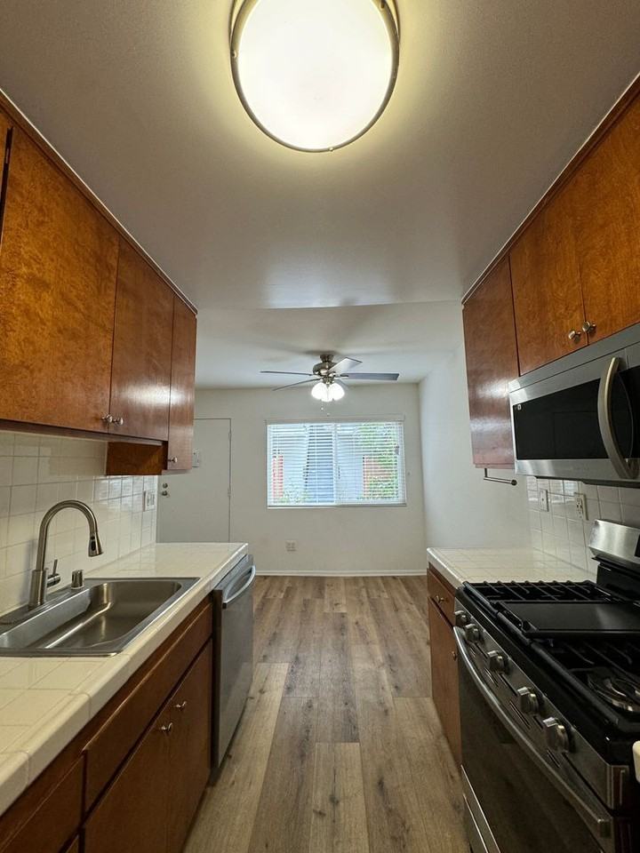 5650 Fair Ave - Photo 7 of 50