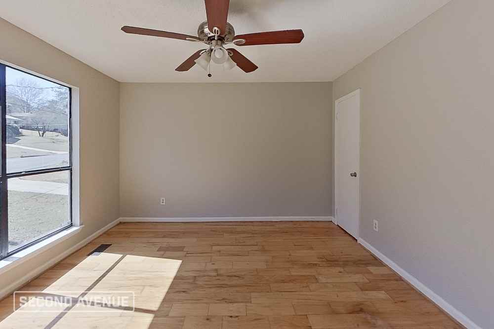 434 15th Ter Nw - Photo 2 of 25