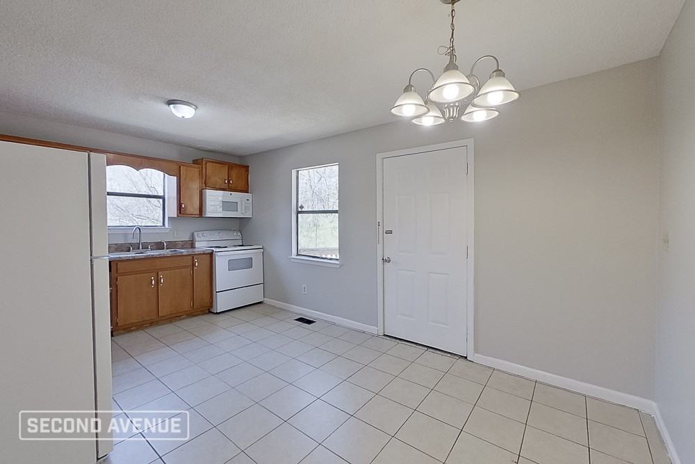 434 15th Ter Nw - Photo 5 of 25