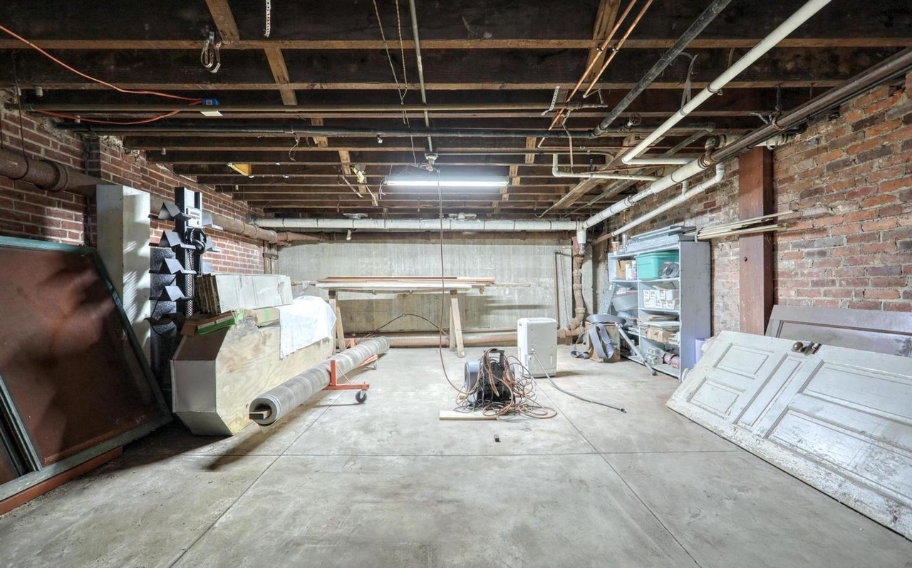 23-25 E King St - Photo 6 of 10
