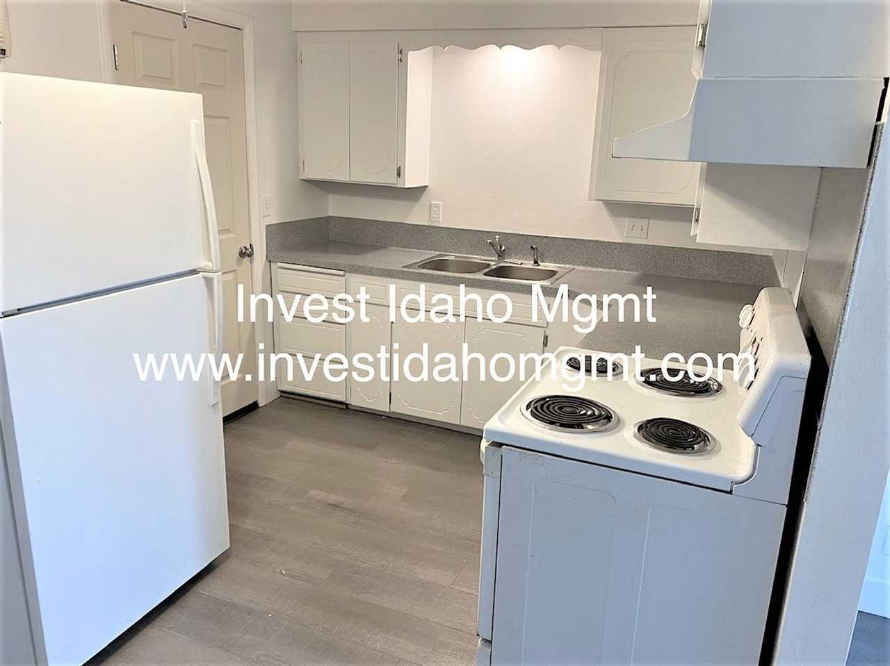 144 Smith Ave #15 - Photo 2 of 26