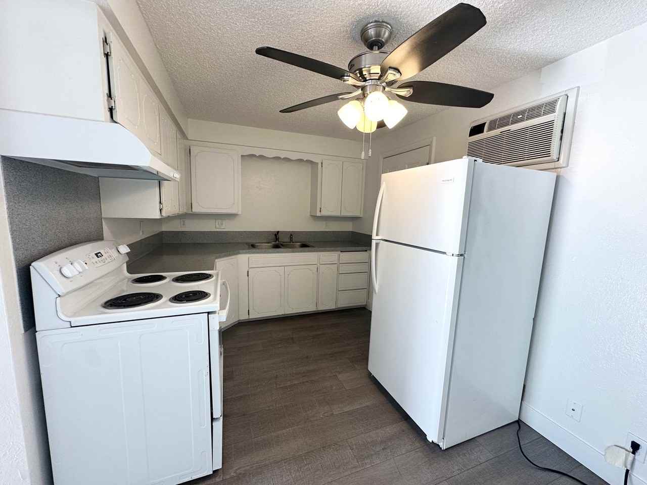 144 Smith Ave #15 - Photo 4 of 26