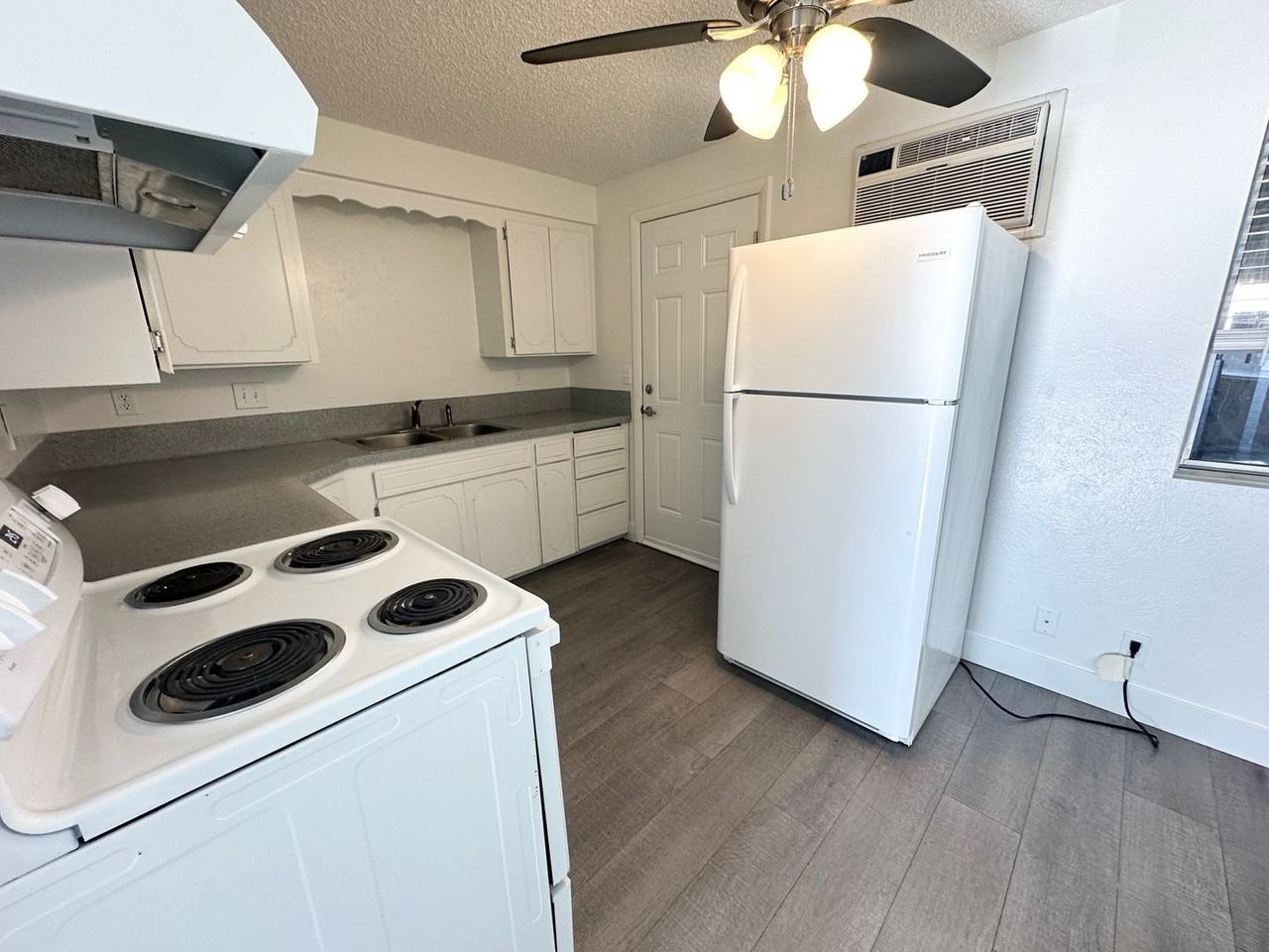 144 Smith Ave #15 - Photo 5 of 26