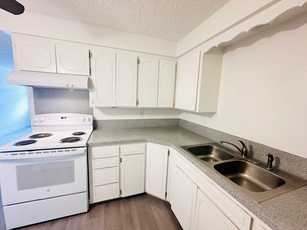 144 Smith Ave #15 - Photo 7 of 26