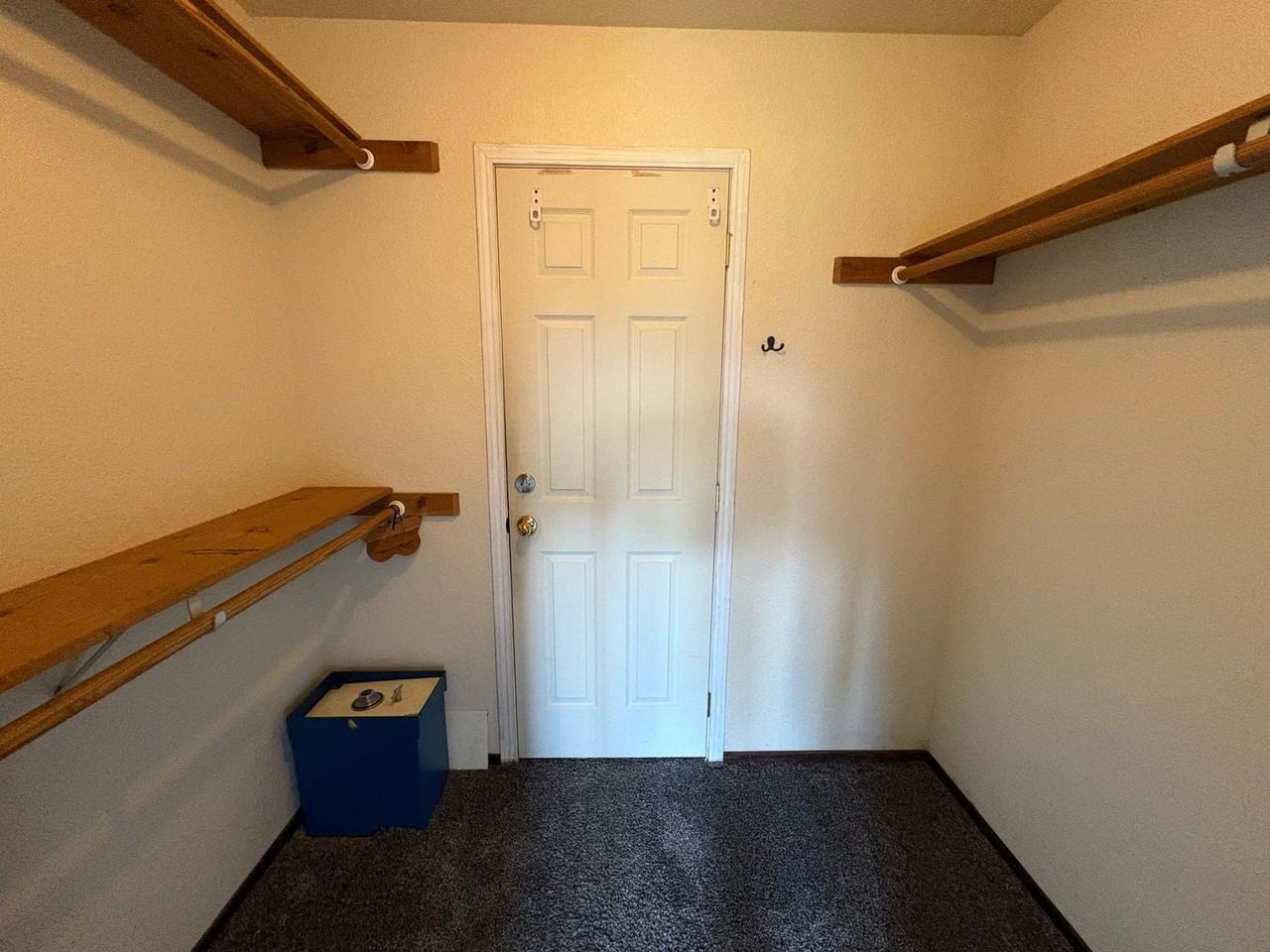 2651 Lincoln Ave - Photo 7 of 17