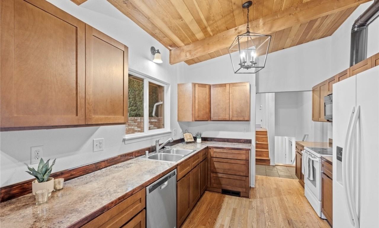 616 117th St S - Photo 3 of 5