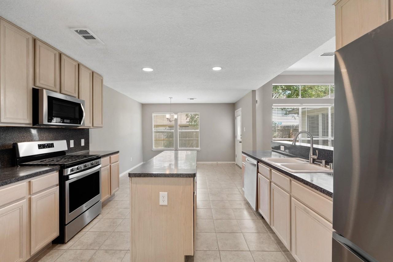 23730 Prince Lawrence Ct - Photo 4 of 15