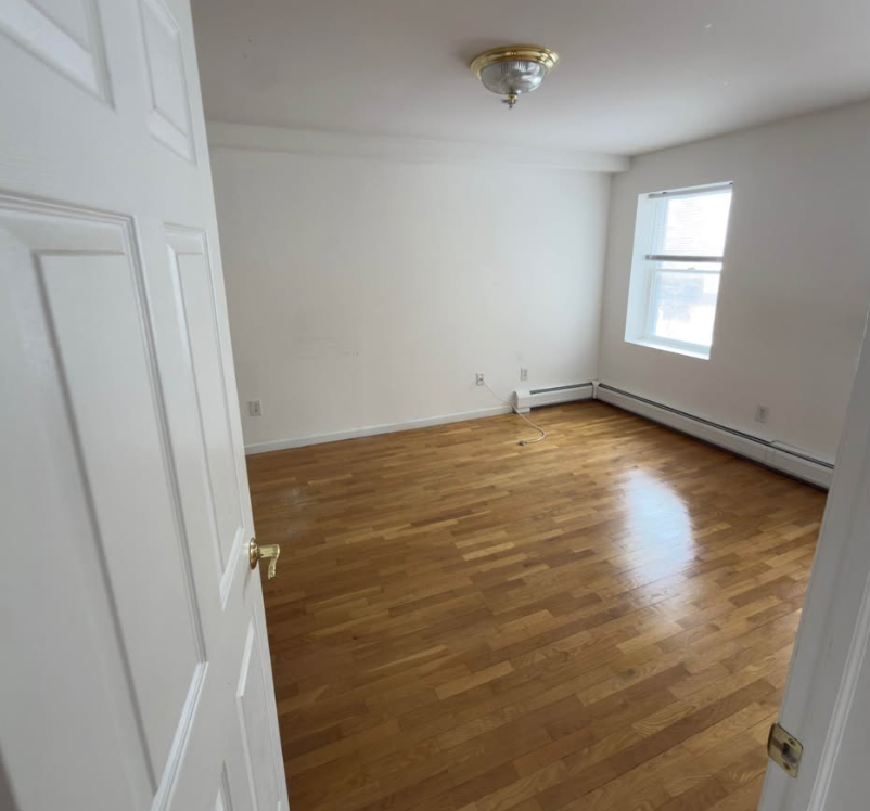 37 Bergen Blvd #1 - Photo 4 of 7