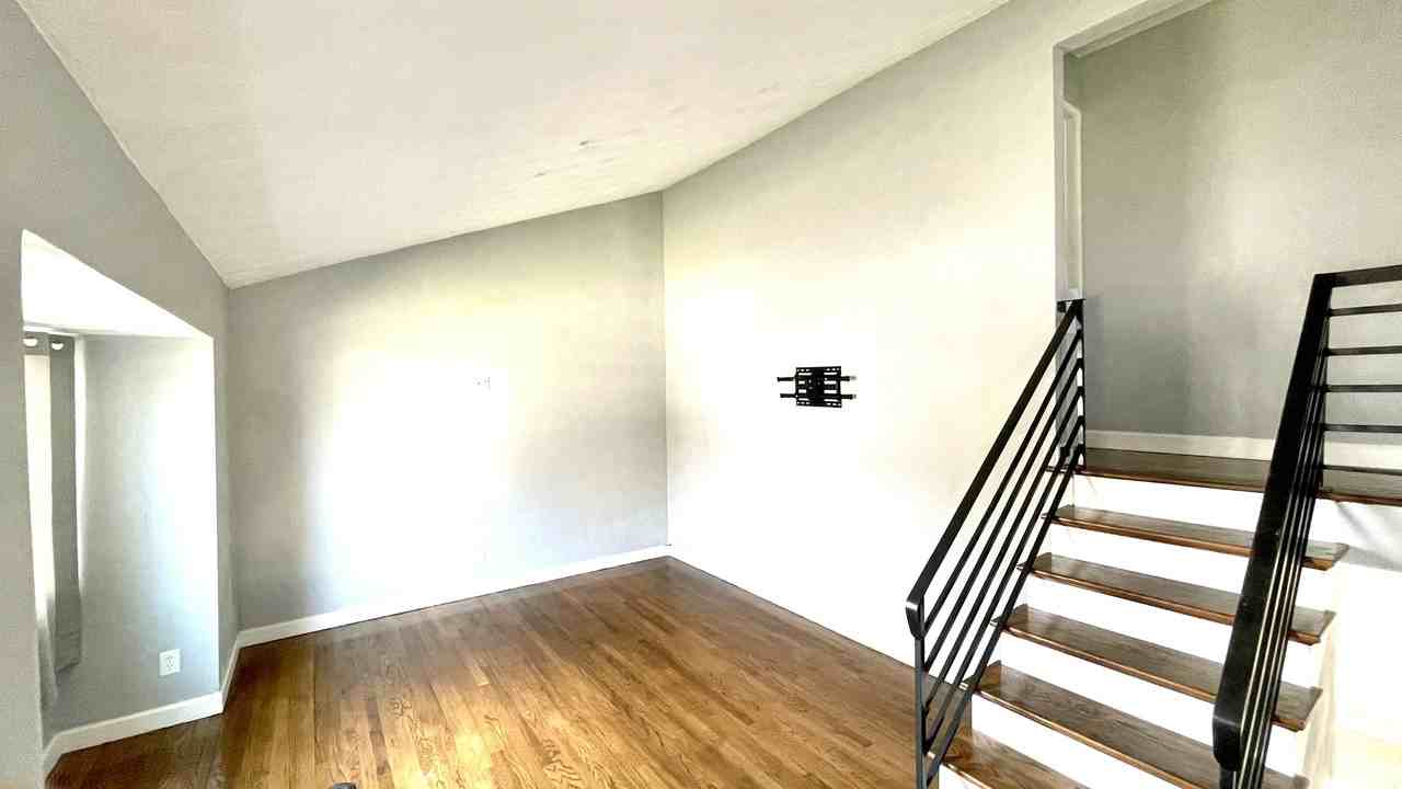 329 Jacqueline Ave - Photo 3 of 38