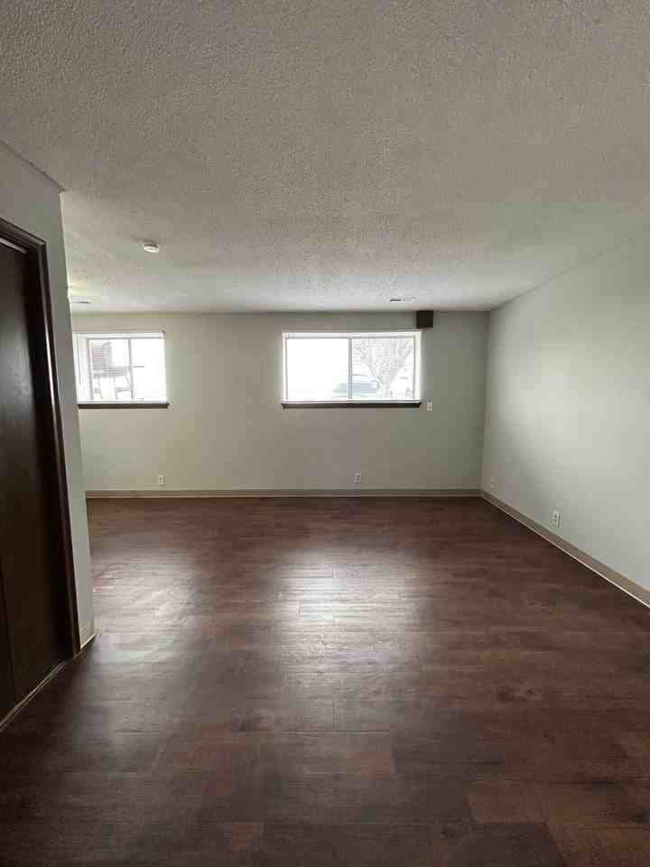 Eleganz Rentals (4619 N 56th Street) - Photo 2 of 9