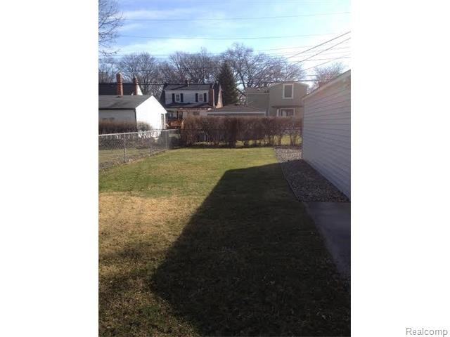 2851 Parker St - Photo 3 of 11