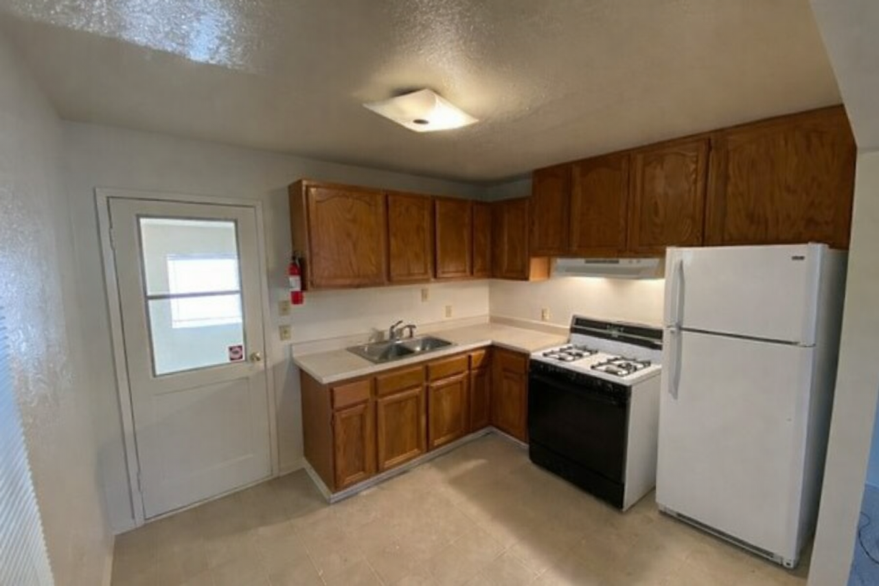 3142 Garfield Ave - Photo 3 of 11