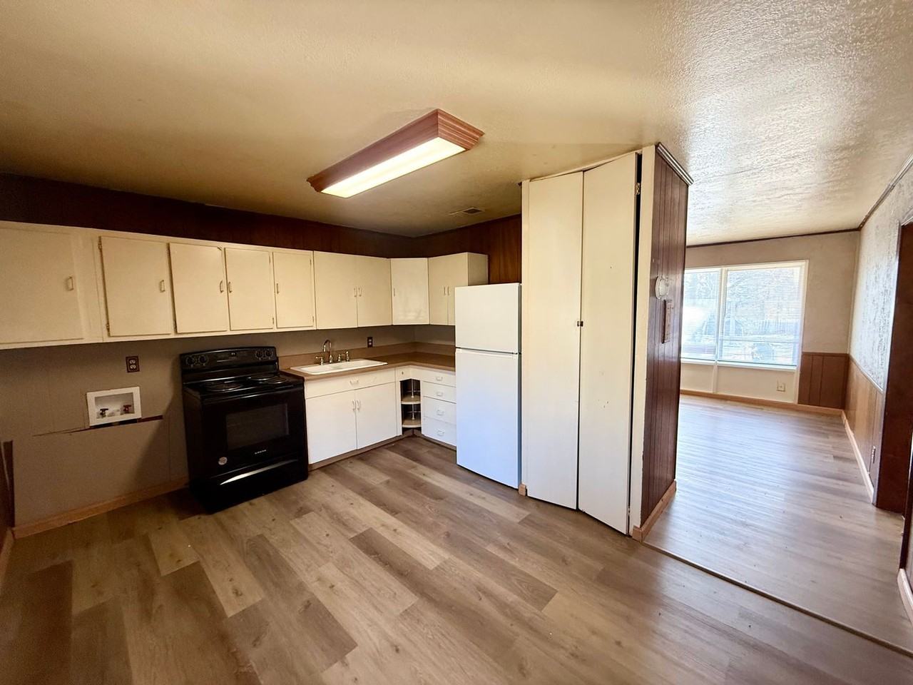 1937 Edgewood St - Photo 4 of 12