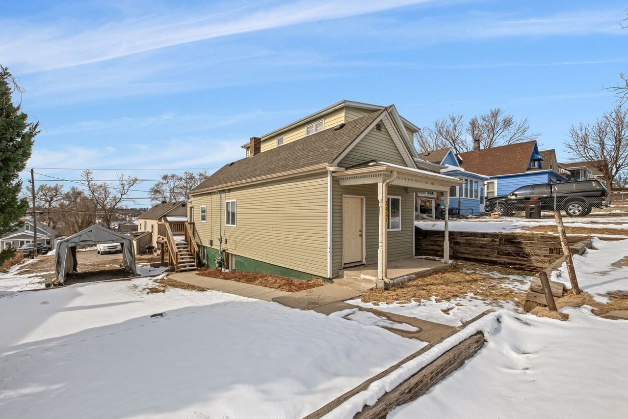 5422 S 23rd St - Photo 2 of 12