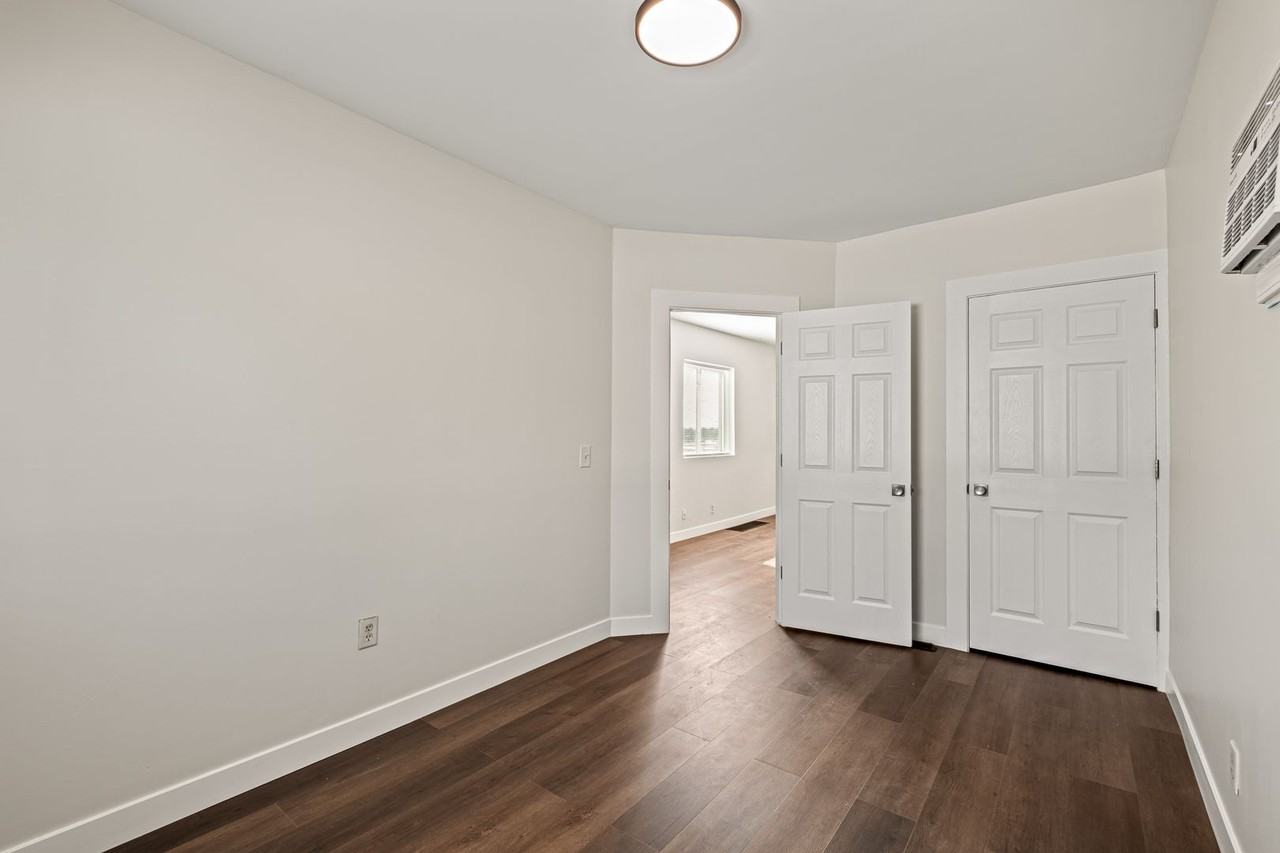 5422 S 23rd St - Photo 3 of 12