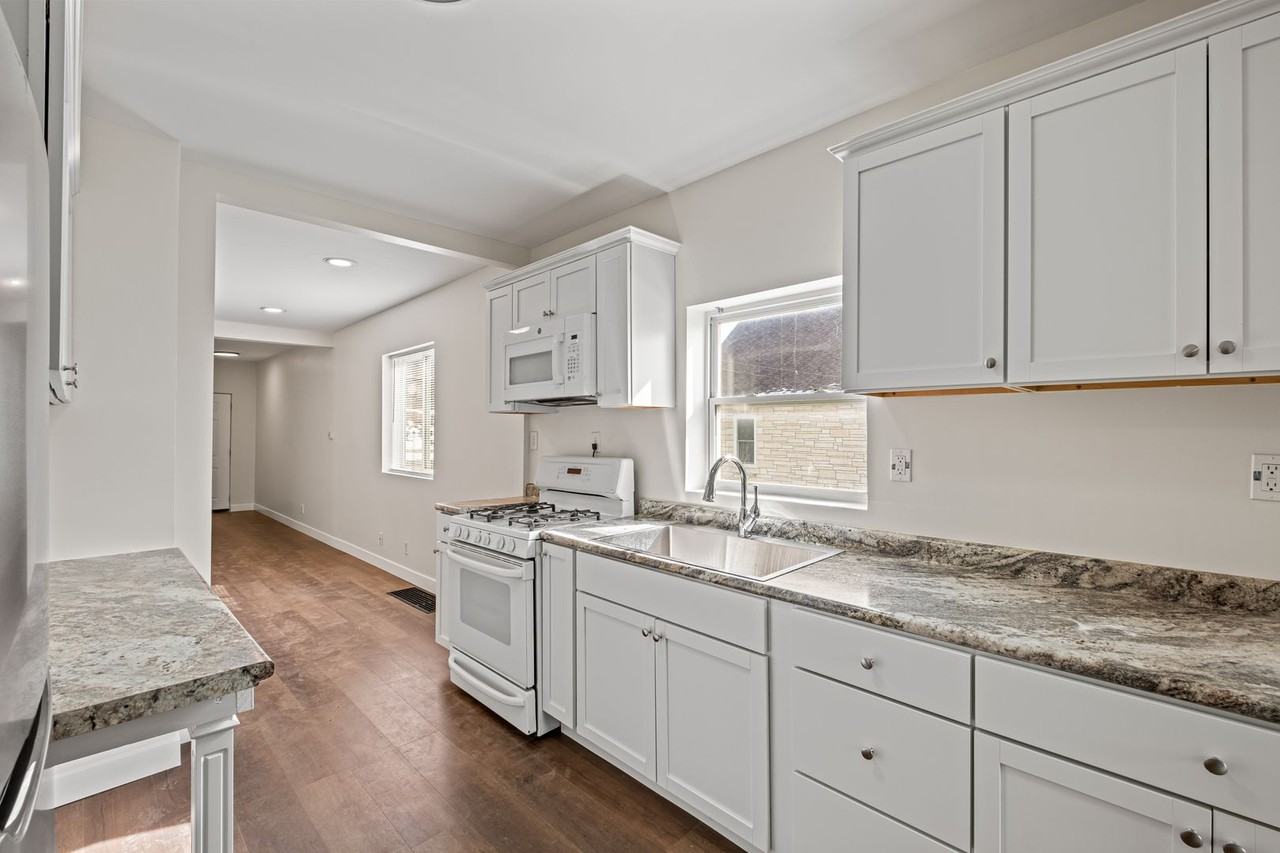 5422 S 23rd St - Photo 6 of 12