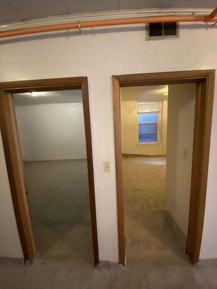 732 1/2 Massachusetts St - Photo 5 of 8