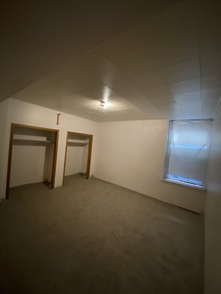 732 1/2 Massachusetts St - Photo 6 of 8