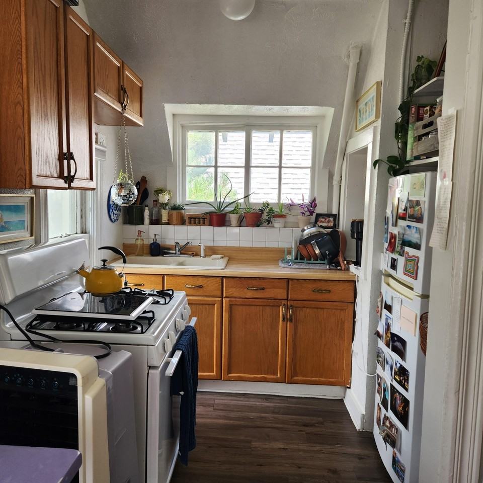 68 N Lincoln St #3 - Photo 6 of 12