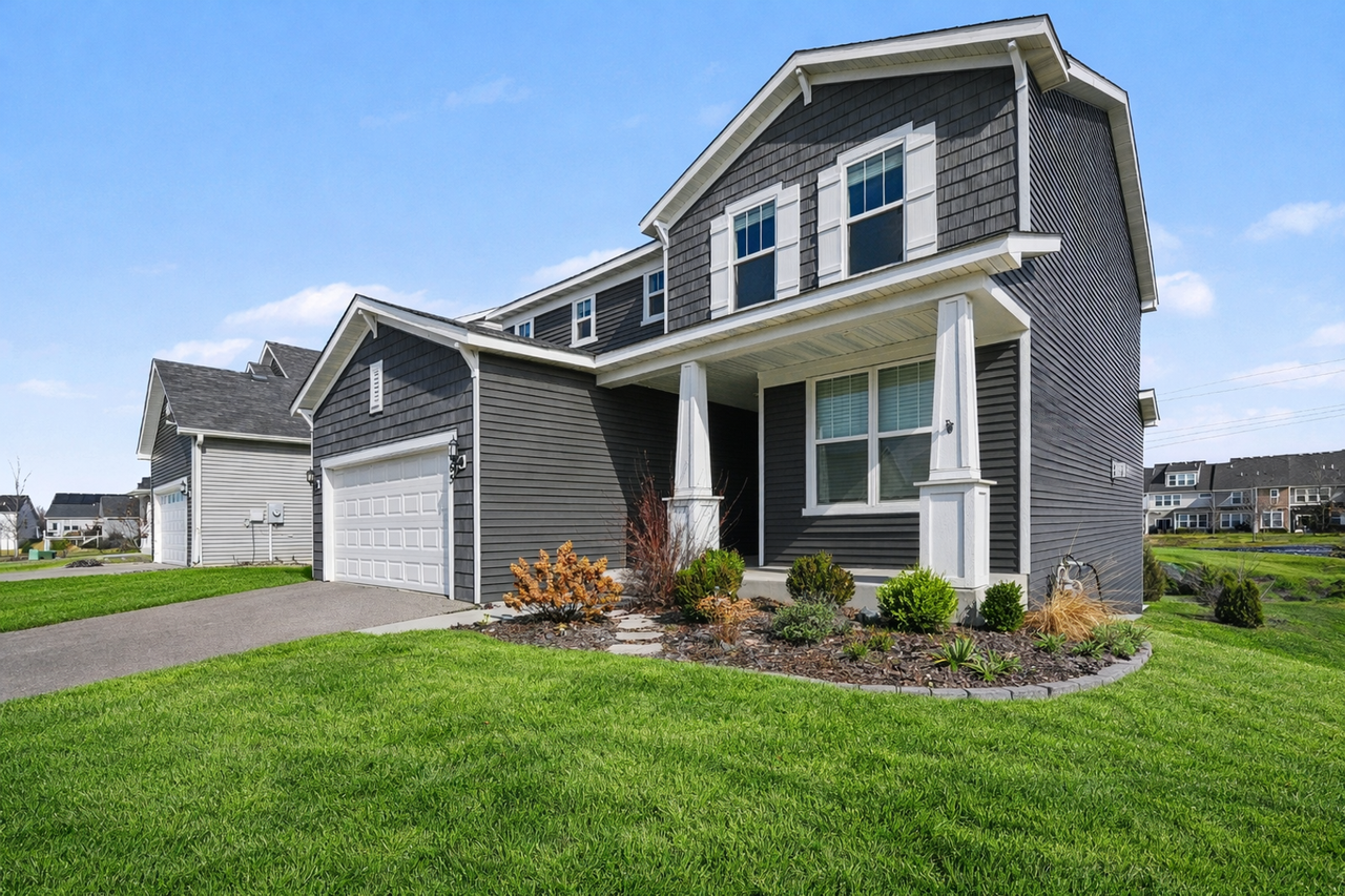 5465 Annapolis Ln N - Photo 3 of 29