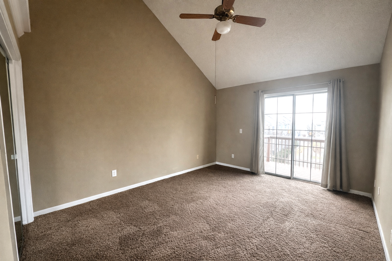11905 W 58th Ter - Photo 3 of 5