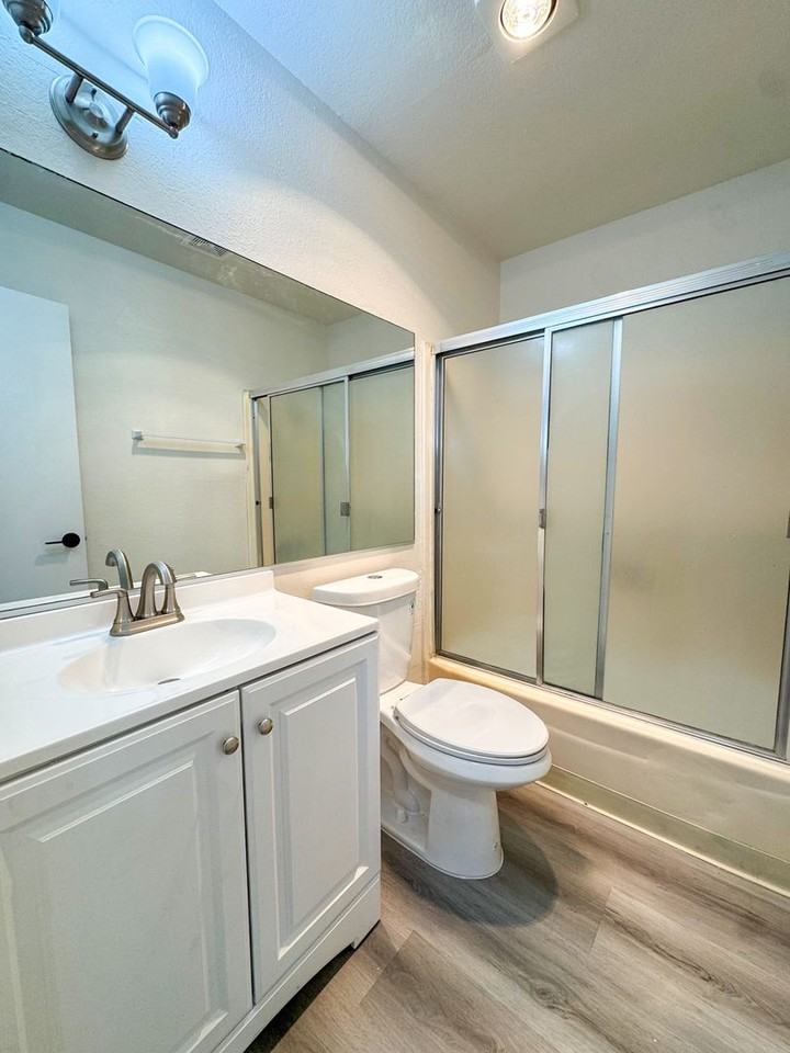 6911 Woodley Ave. - Photo 2 of 20