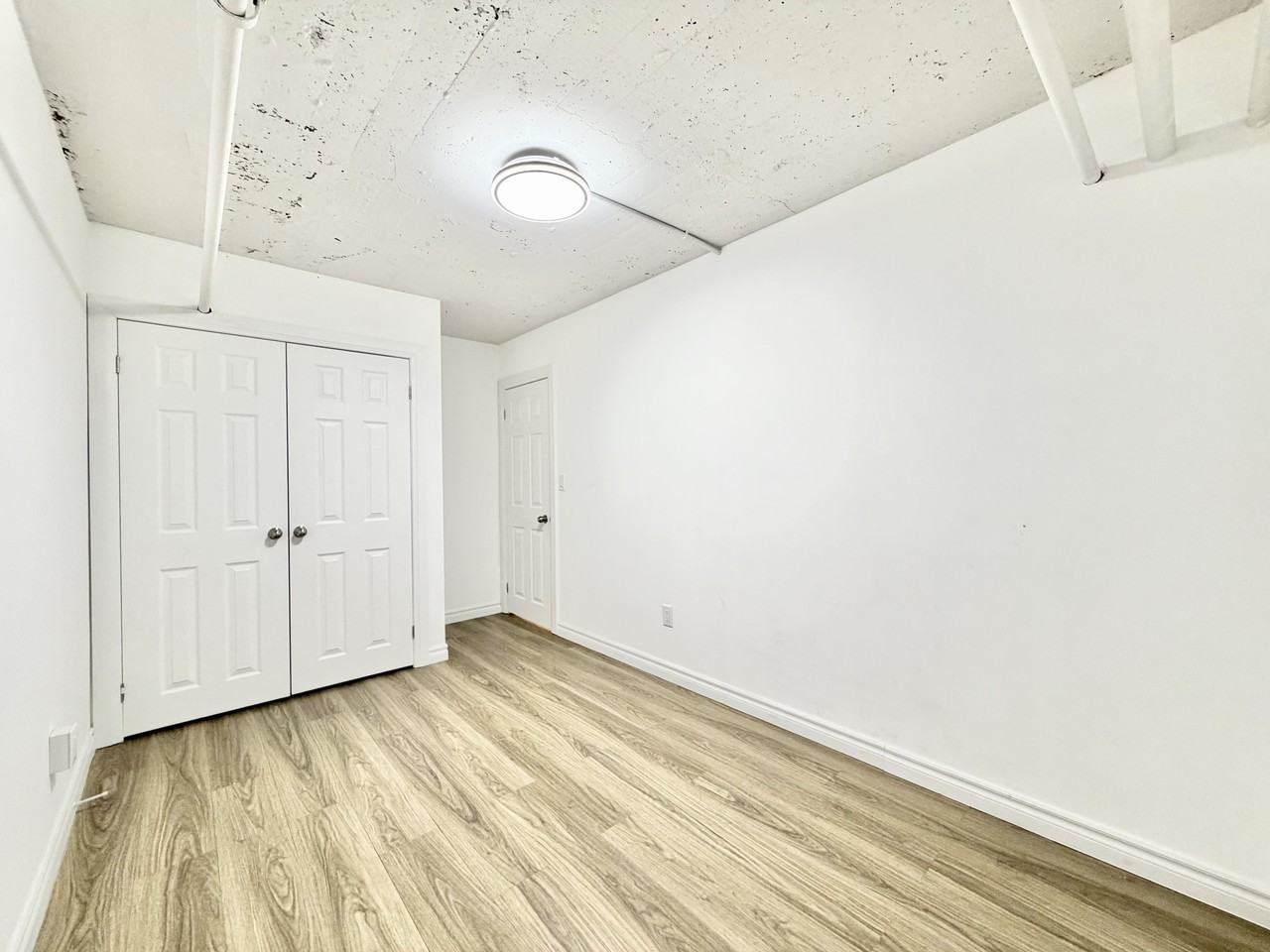 386 Plains Road - Photo 7 of 15