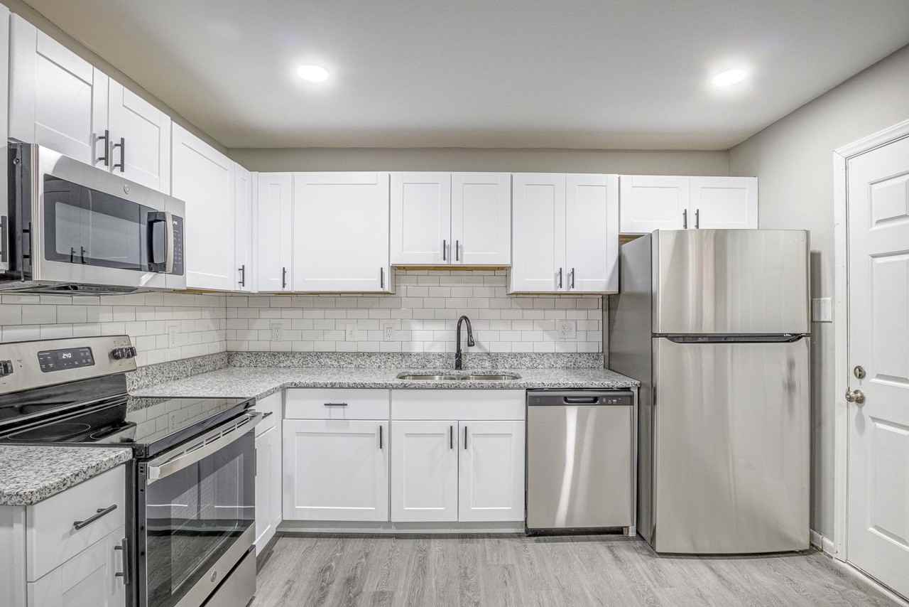 106 104-106-18 W. Stinson St - 106 W. Stinson St - Photo 2 of 20