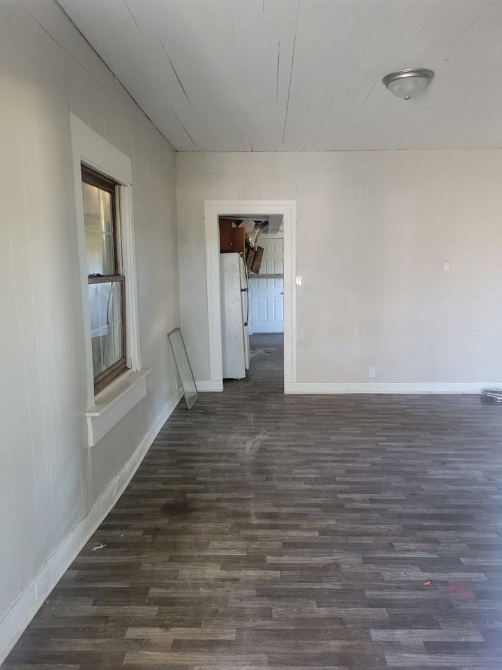 2710 W Antoinette St - Photo 4 of 31