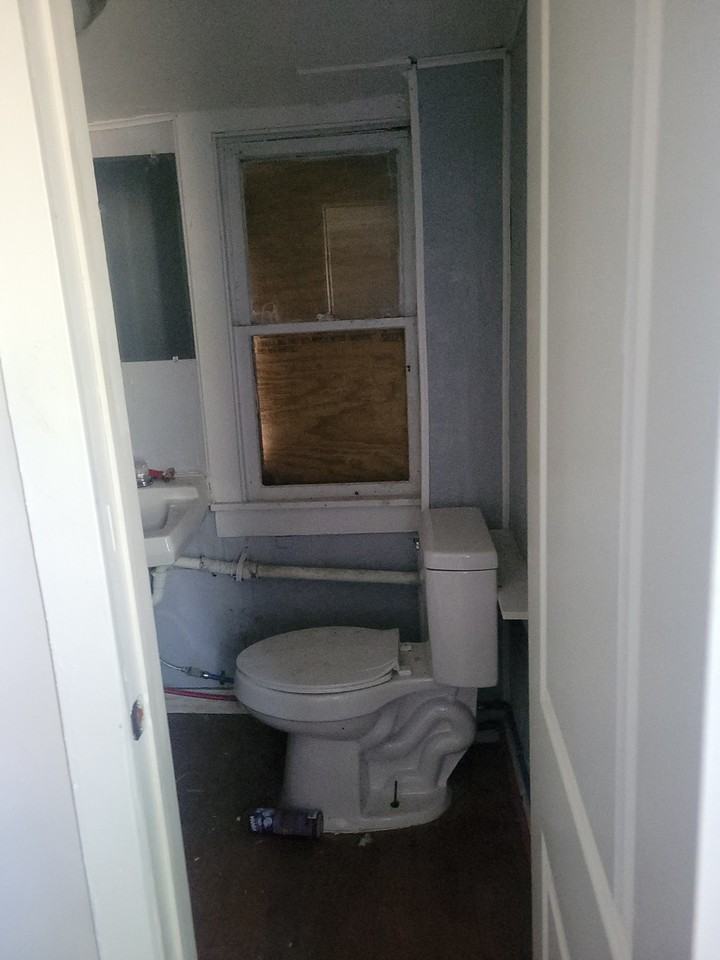 2710 W Antoinette St - Photo 2 of 31