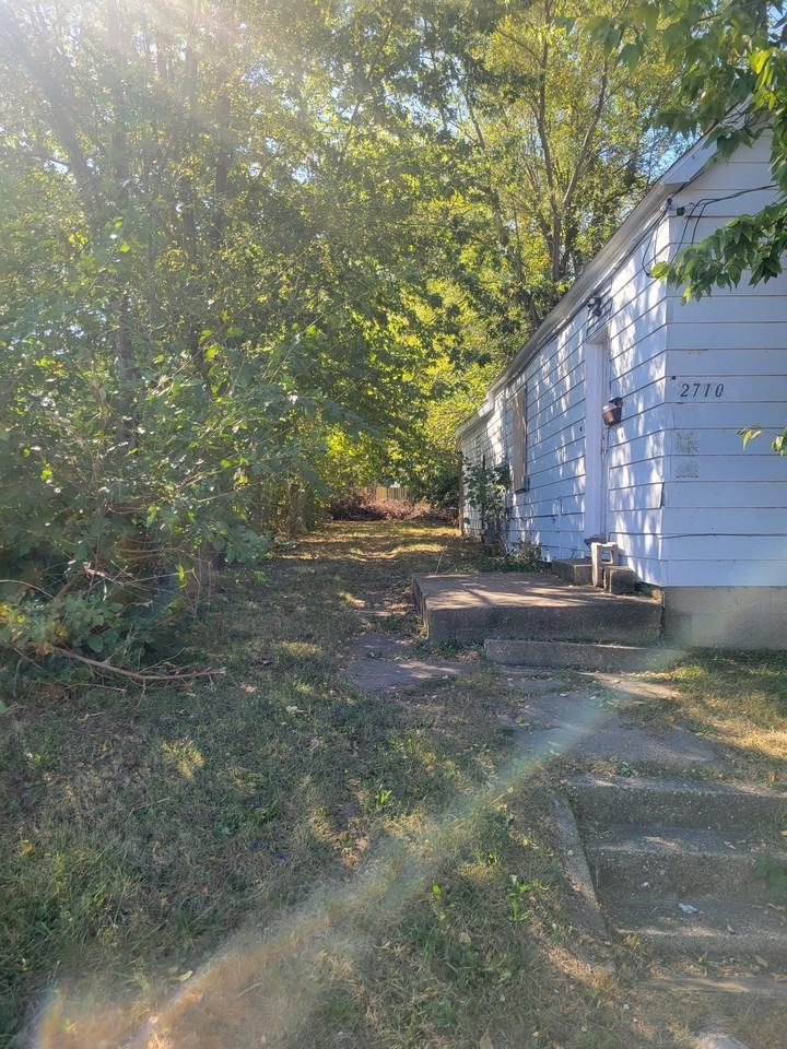 2710 W Antoinette St - Photo 2 of 31
