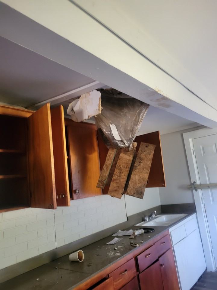 2710 W Antoinette St - Photo 4 of 31