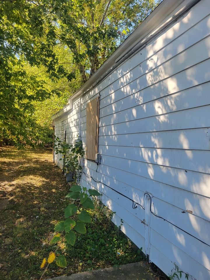 2710 W Antoinette St - Photo 7 of 31