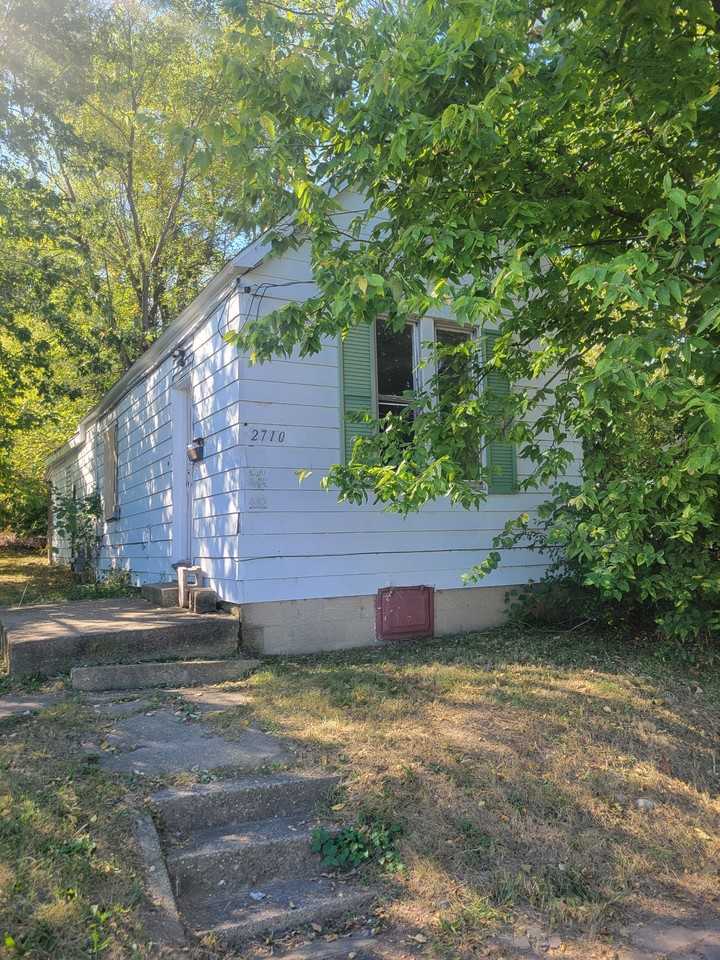 2710 W Antoinette St - Photo 7 of 31